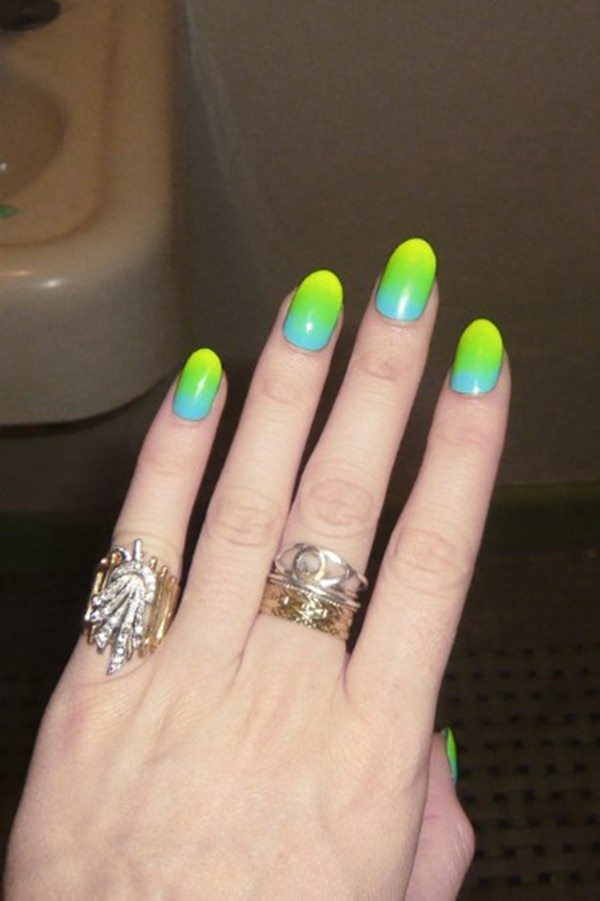 21220516-neon-nail-designs