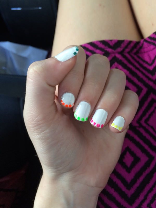 35220516-neon-nail-designs