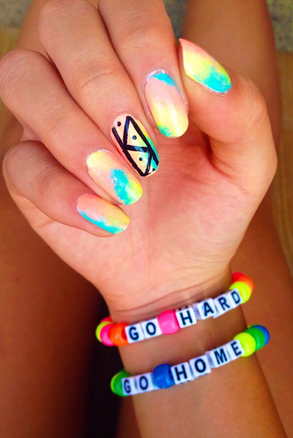 4220516-neon-nail-designs