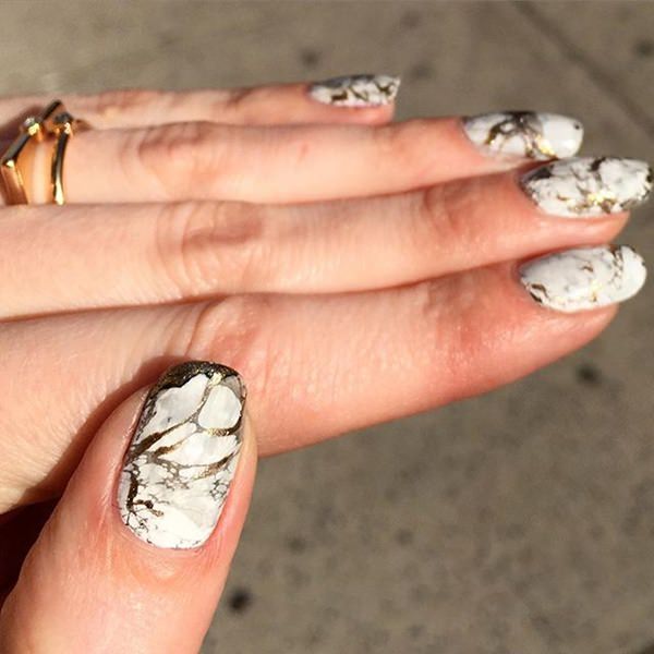 water-marble-nails-02071651