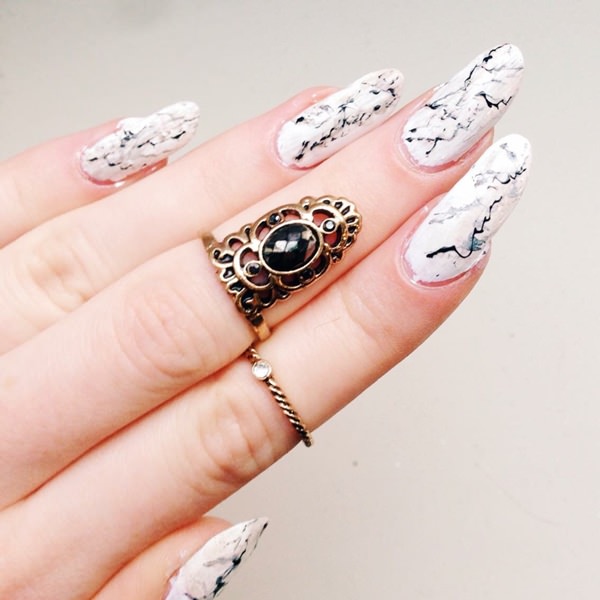 water-marble-nails-02071654