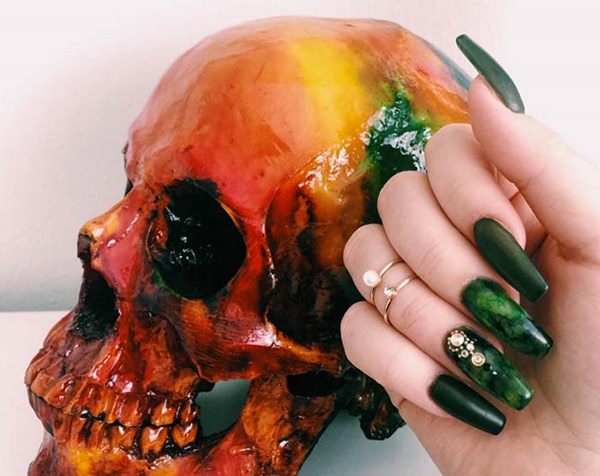 80050916-acrylic-nails-designs