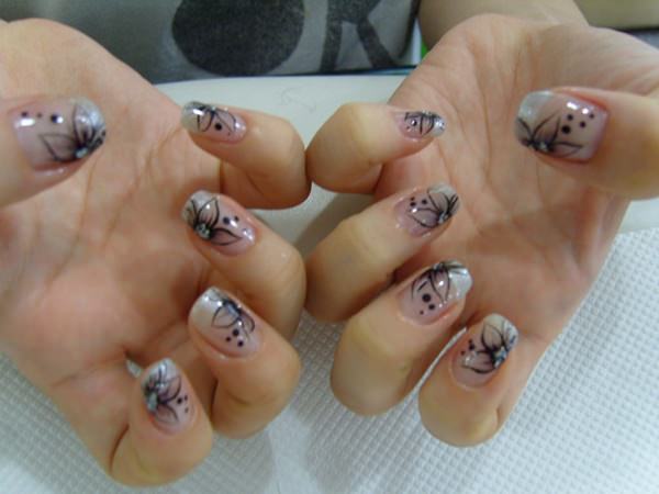 84050916-acrylic-nails-designs